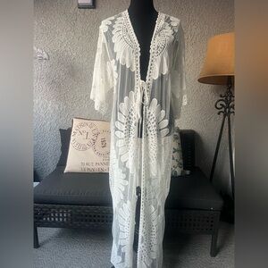 Siren Lilly White lace duster Kimono M